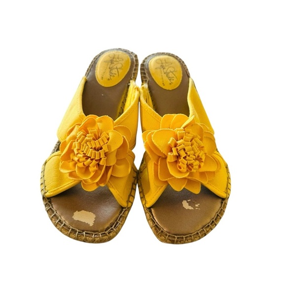 LifeStride Women's Bloom Espadrille Sandal,Yellow - Picture 2 of 10